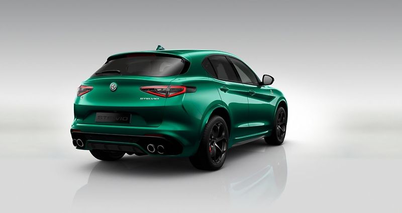 Alfa Romeo Stelvio (2026) Quadrifoglio 2.9 V6 BiTurbo 52 - fotka 4 z 6