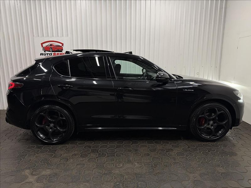 Alfa Romeo Stelvio VELOCE 206kW Q4 PANO TAŽNÉ R21 - fotka 10 z 43
