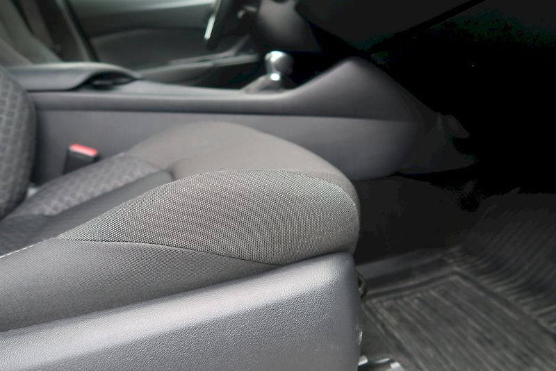 Toyota C-HR (2022) 1,8 Hybrid 90kW e-CVT Comfort - fotka 17 z 34