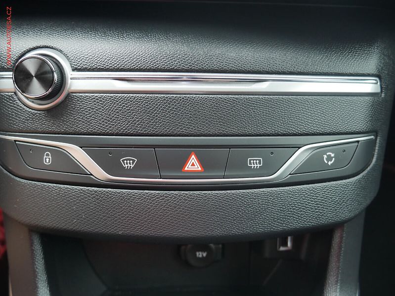 Peugeot 308 (2018) 1.2PT, GT Line, AT, LED - fotka 20 z 20