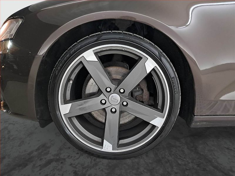 Audi A4 (2011) 2.0 TDI - fotka 14 z 17