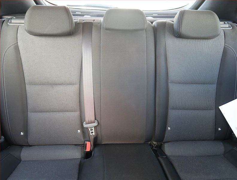 Hyundai i30 (2015) 1.6 MPI, Serv.kniha, Tempomat - fotka 10 z 17