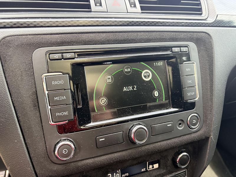 Škoda Rapid 1.6TDI DSG MONTE CARLO - fotka 24 z 35