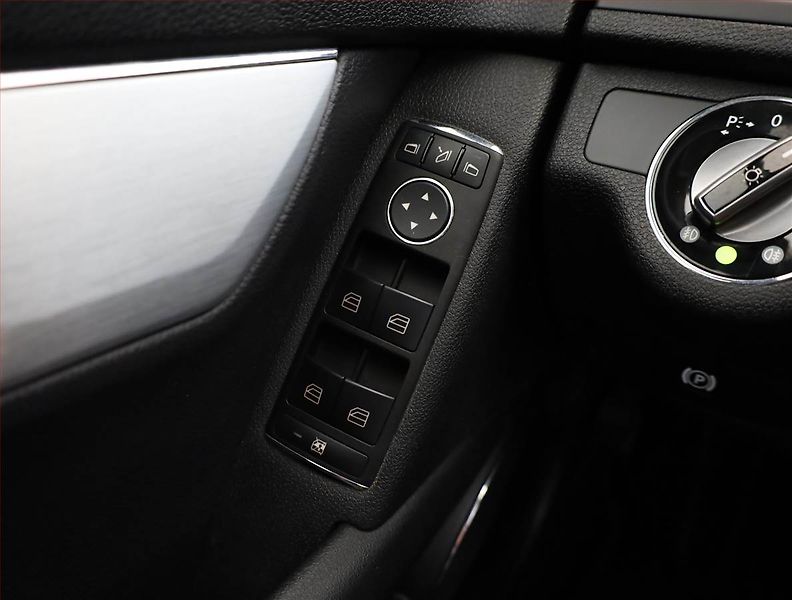 Mercedes-Benz Třídy C (2009) Avantgarde C 230 , Automat - fotka 12 z 15