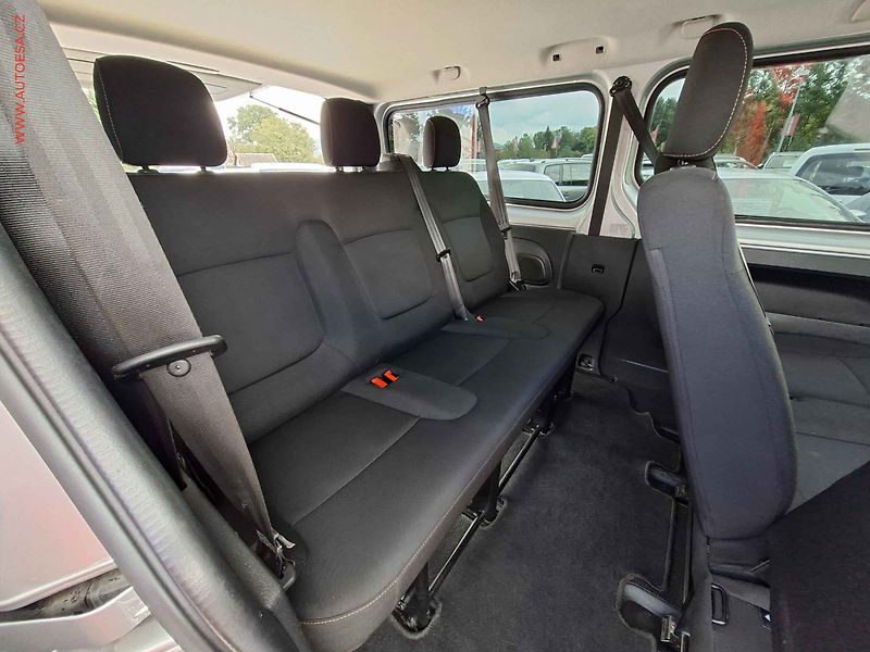 Renault Trafic (2019) 1.6dCi L2 9míst, 2.maj, AC - fotka 11 z 21