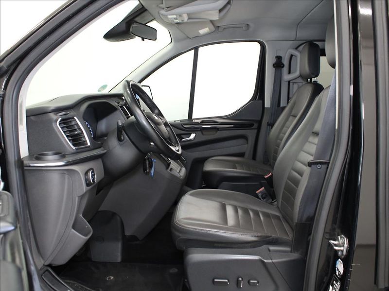 Ford Tourneo Custom 2,0 EB 125kW AT L1 Titan.X ČR - fotka 6 z 23