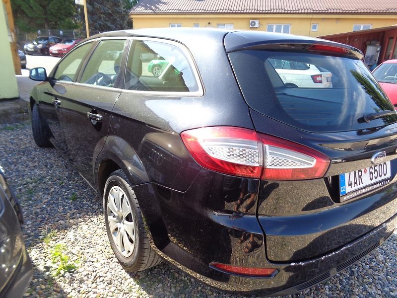 Ford Mondeo 2,0 - fotka 7 z 11