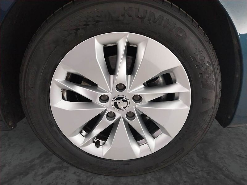 Škoda Octavia (2021) Ambition Plus 1.5 TSI - fotka 15 z 20
