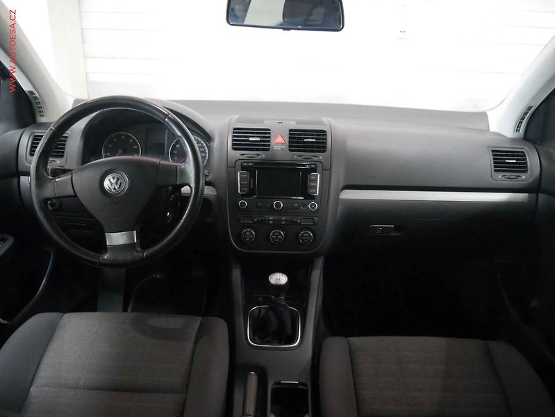 Volkswagen Golf (2007) 1.4i, autoAC - fotka 8 z 17