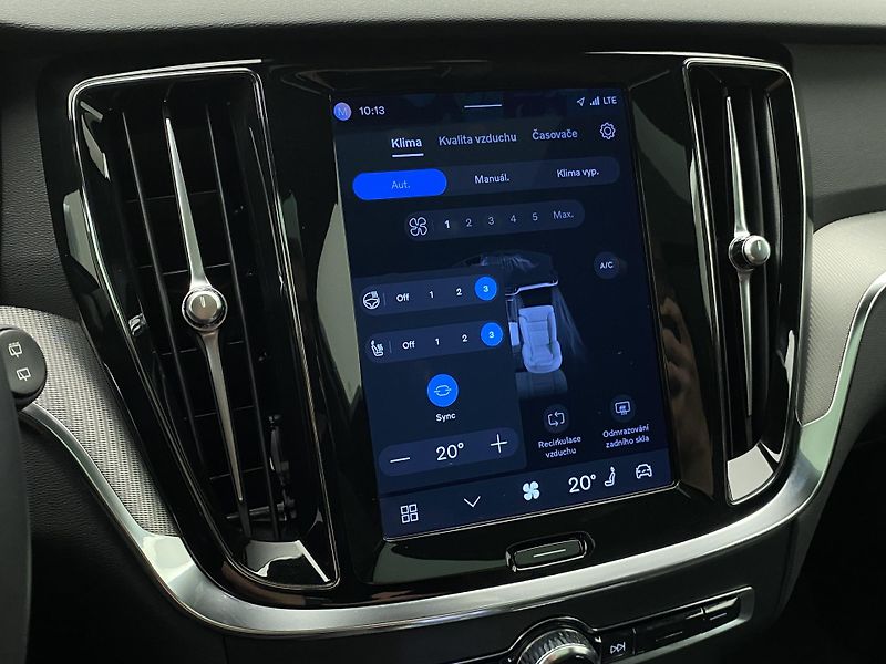 Volvo V60 T6 AWD RECHARGE REZERVACE - fotka 41 z 54