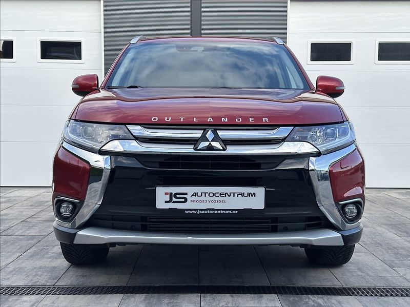 Mitsubishi Outlander 2,2 DI-D 150PS  Intense+ -7 4x - fotka 4 z 53