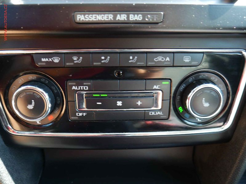 Škoda Superb (2008) 2.0 TDi, 2.maj,ČR, Ambition - fotka 17 z 19
