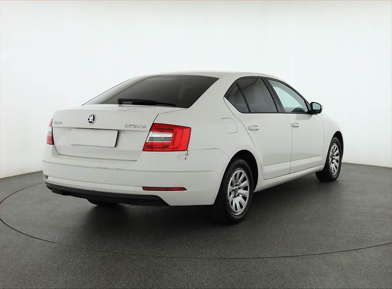 Škoda Octavia (2018) 1.4 TSI, Serv.kniha, Tempomat - fotka 5 z 16