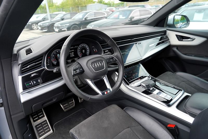 Audi Q8 55 TFSI Q/21kola/S-line/B&O - fotka 24 z 44