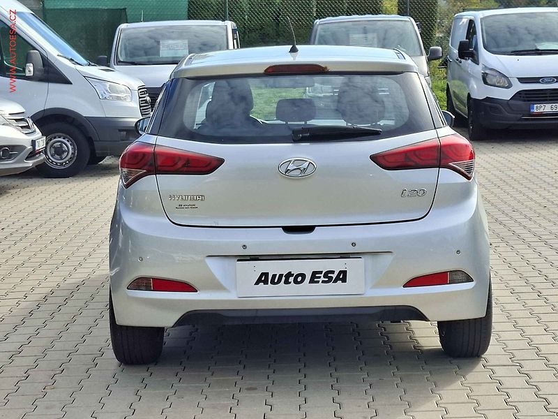 Hyundai i20 (2015) 1.2CVVT, 2.maj,ČR, AC, tempo - fotka 5 z 17