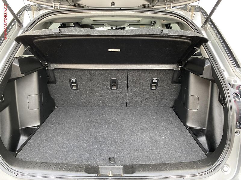 Suzuki Vitara (2019) 1.4B-Jet, Style, AT, panor - fotka 7 z 19