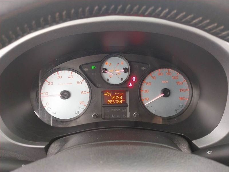 Citroën Berlingo (2018) Feel 1.6 BlueHDi, 5Míst, ČR - fotka 11 z 18