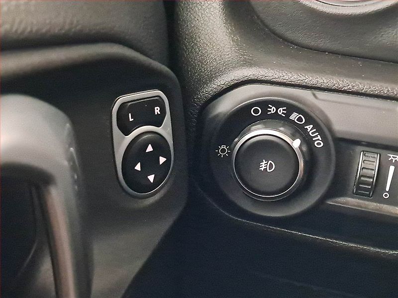 Jeep Wrangler (2019) 3.6 V6 - fotka 17 z 18
