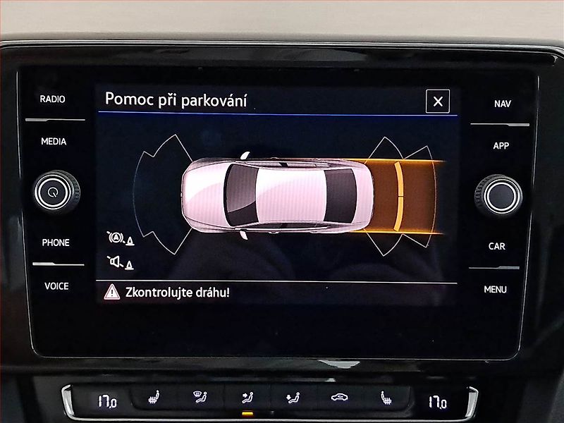 Volkswagen Passat (2019) 1.5 TSI, Automat, Kůže, Navi - fotka 17 z 19