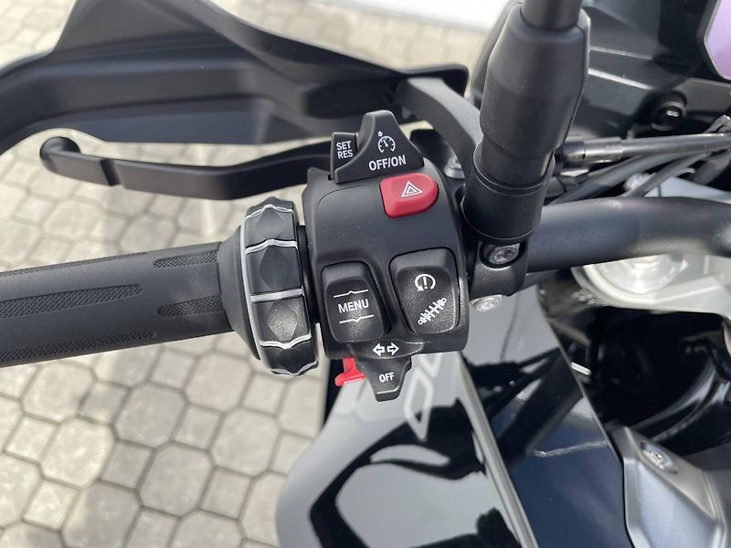 BMW F 900 XR - fotka 11 z 12