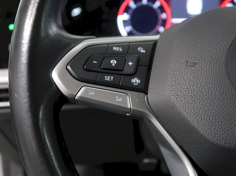 Volkswagen Golf (2021) LIFE 2.0TDI 85KW - fotka 19 z 38