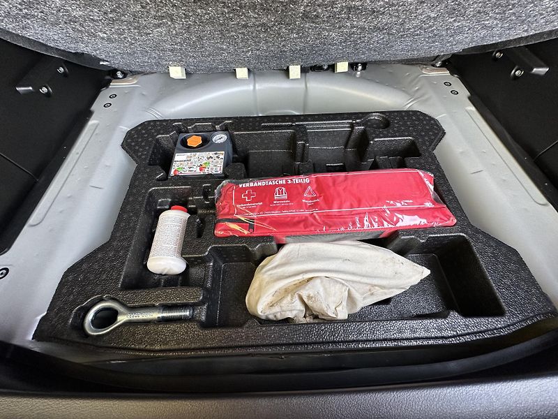 Suzuki Vitara (2024) 4x4*1.4 hybrid/95Kw * 1.Maj.  - fotka 31 z 38
