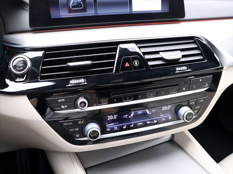 BMW Řada 6 3,0 250kW 640i xD GT CZ DPH - fotka 31 z 46