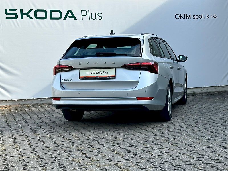 Škoda Octavia (2023) 2.0 TDI 85kW Ambition Combi - fotka 2 z 22