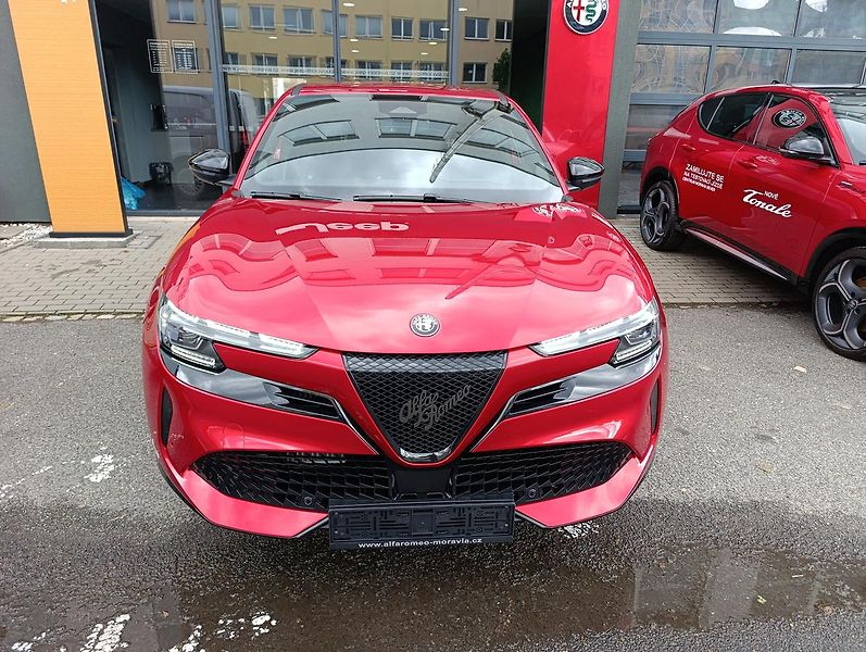 Alfa Romeo Junior (2026) Sport Speciale 1.2 Turbo Hybr. - fotka 2 z 34