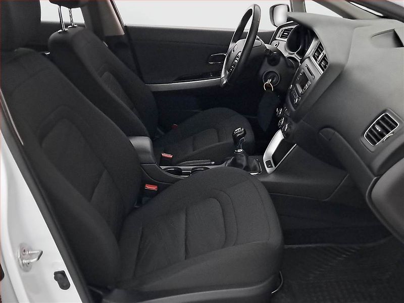 Kia Ceed (2017) 1.6 GDI, Serv.kniha, Tempomat - fotka 9 z 16