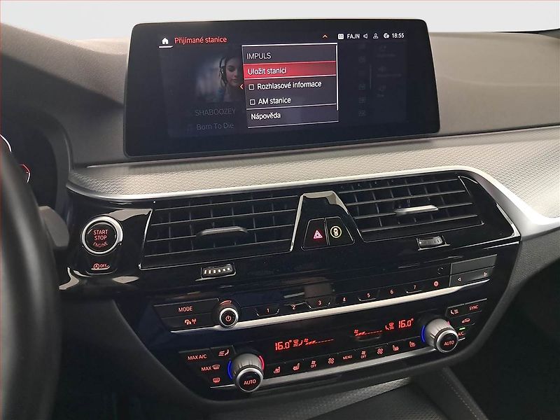 BMW Řada 5 (2020) M Sport 530d xDrive - fotka 12 z 25