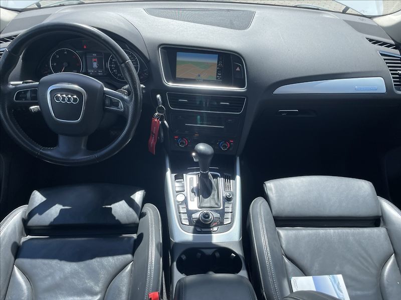 Audi Q5 3,0 TDi Quattro S-Line CZauto - fotka 14 z 44