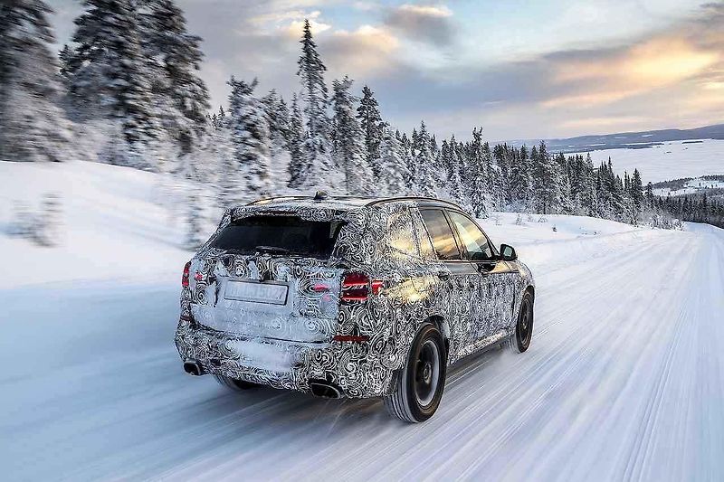 BMW X3.
