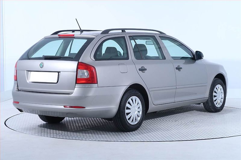 Škoda Octavia (2013) 1.6 TDI, Tempomat - fotka 5 z 16