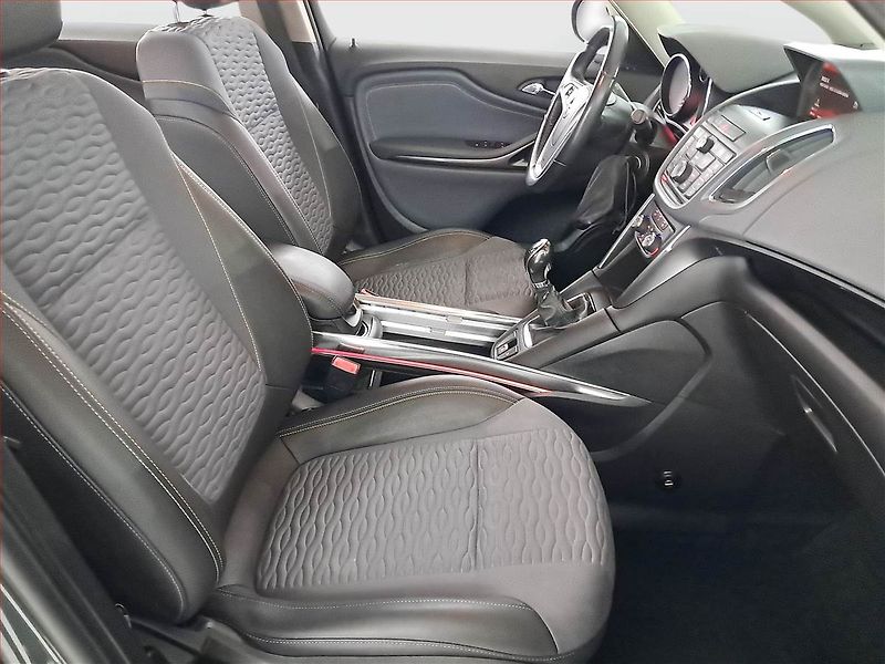 Opel Zafira (2014) 2.0 CDTI, 7 míst, ČR,1.maj - fotka 9 z 20
