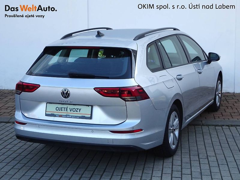 Volkswagen Golf (2022) 2,0TDi /110 kW DSG Life - fotka 2 z 27