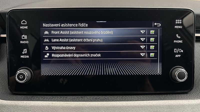 Škoda Scala 1.0 TSI DSG Top Selection - fotka 24 z 26