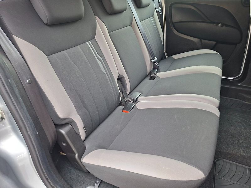 Fiat Dobló (2019) 1.6M-JET 77kW -1.MAJ.-DPH - fotka 21 z 30