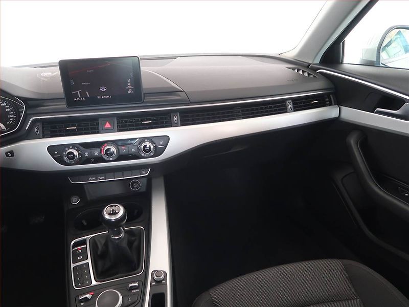 Audi A4 (2016) 2.0 TDI, Navi, Bi-Xenony - fotka 8 z 14