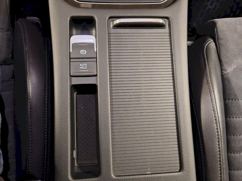 Volkswagen Passat (2015) Variant 2.0 TDI DSG 4x4 Highli - fotka 19 z 32