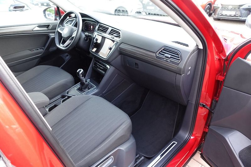 Volkswagen Tiguan 1.5 TSI EVO 110 kW Life - fotka 11 z 32