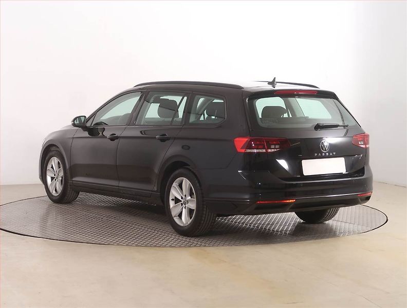 Volkswagen Passat (2022) 2.0 TDI, Automat, Serv.kniha - fotka 4 z 22
