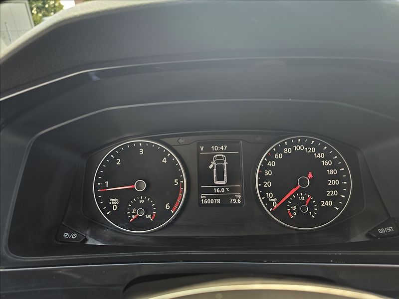 Volkswagen Multivan 2,0 TDi 110 KW Bully 7 míst TZ - fotka 15 z 52
