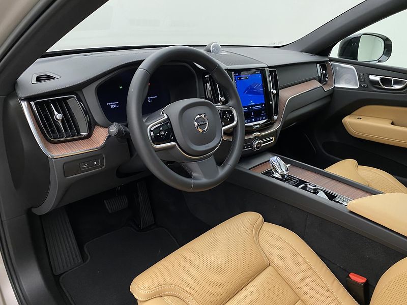 Volvo XC60 T6 AWD RECHARGE DARK ULTIMATE  - fotka 4 z 66