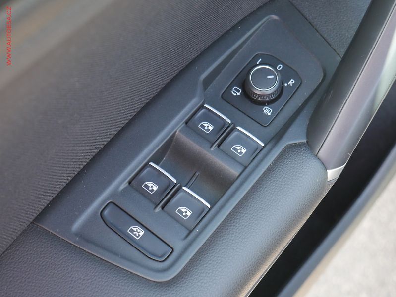 Volkswagen Tiguan (2018) 2.0 TDI 4x4, DSG, LED, navi - fotka 22 z 26
