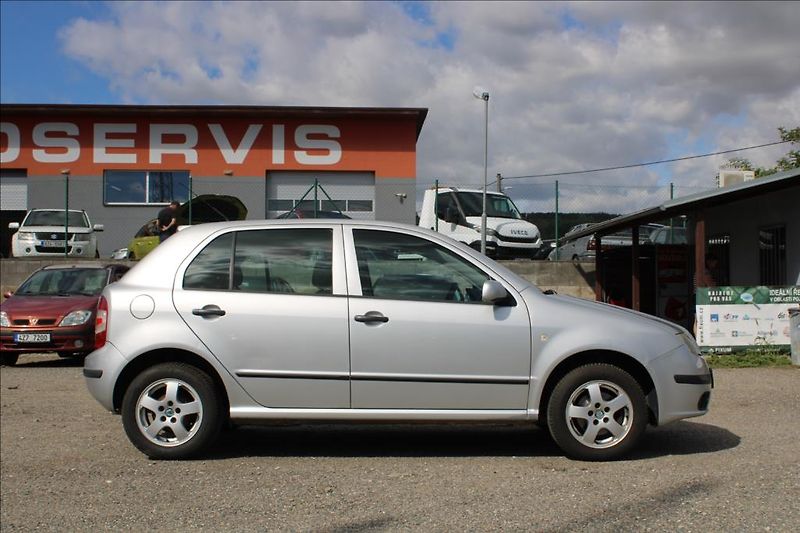 Škoda Fabia 1,4 i 16V  ROZVODY, STK 2/2028 - fotka 4 z 27