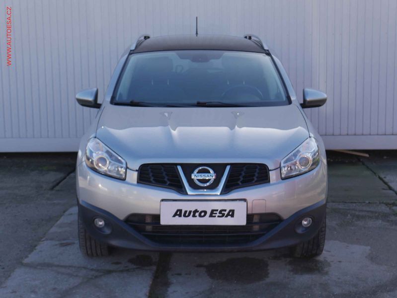 Nissan Qashqai (2012) 2.0dCi, AT - fotka 2 z 15