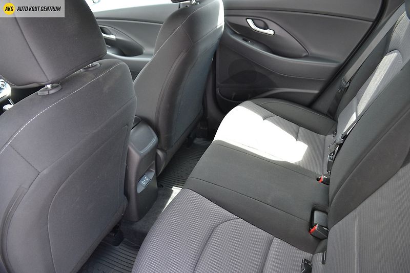 Hyundai i30 WG 1,5I MT SMART FAMILY NAVI - fotka 10 z 43