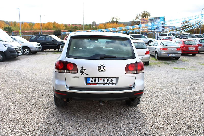 Volkswagen Touareg (2007) 2.5 TDI R5 PRUŽINY XENONY KŮŽE - fotka 6 z 19