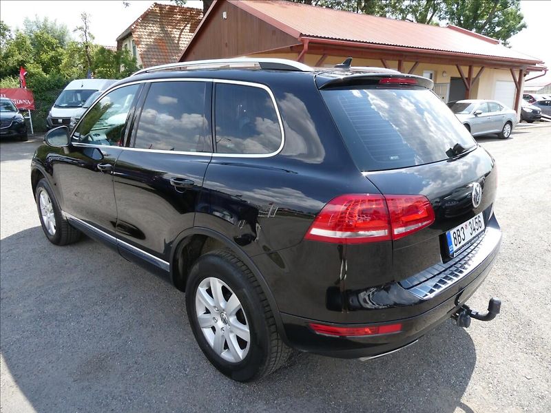 Volkswagen Touareg 3,0 TDi V6 180kW, webasto, DPH - fotka 7 z 50